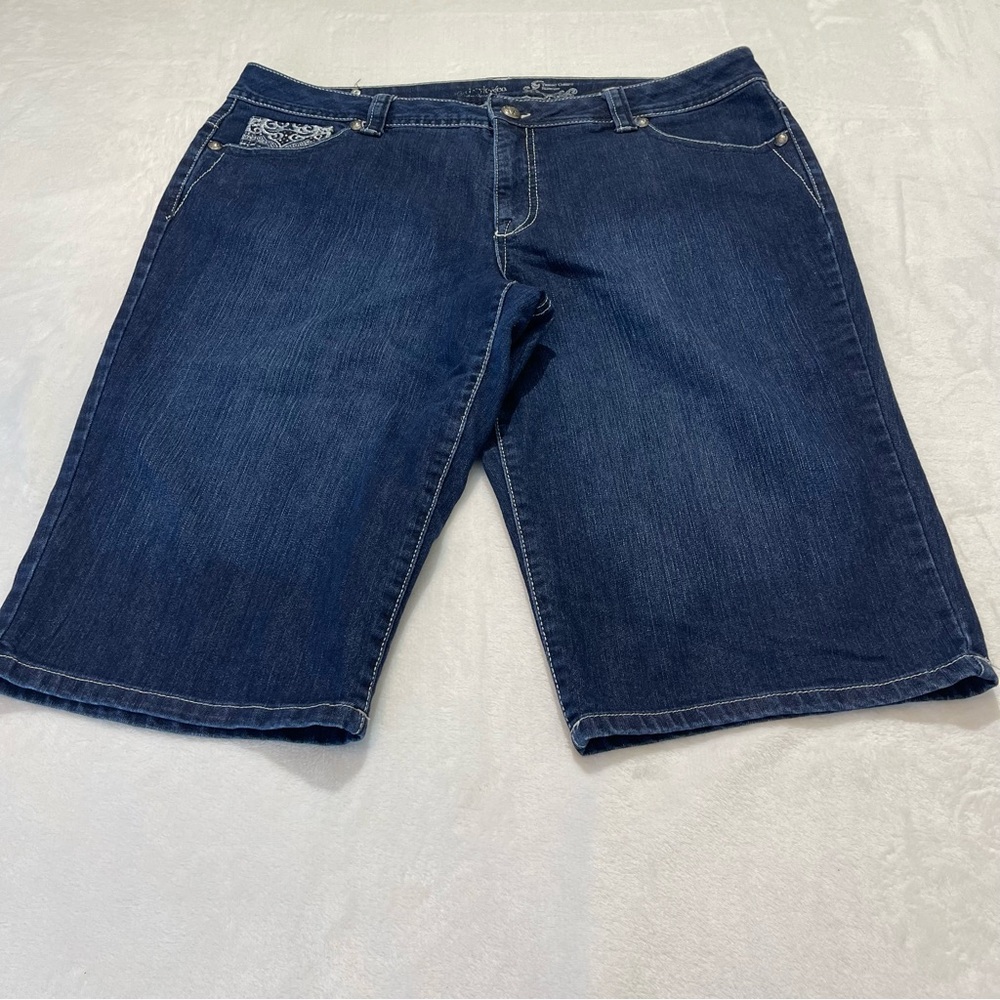 STYLE & CO PREMIUM WOMENS DENIM BERMUDA SHORTS SIZE 18